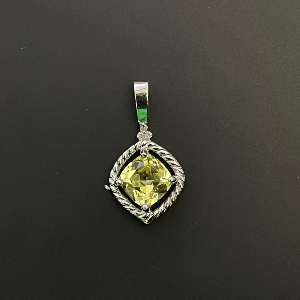 Brand new sterling silver necklace